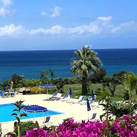 Futura Style Dolomiti Sul Mare 4* Vibo Valentia